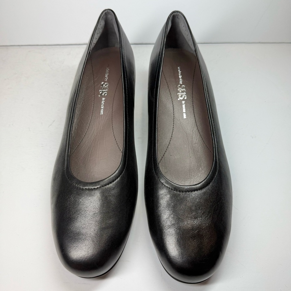 NWOT SAS Regina‎ Pumps Classic Black Women's Size 10.5W